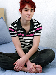 Emo twink boy Etienne showing large cock